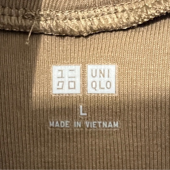 UNIQLO Women's Tan Long Sleeve Turtleneck Top Size L - Picture 3 of 5